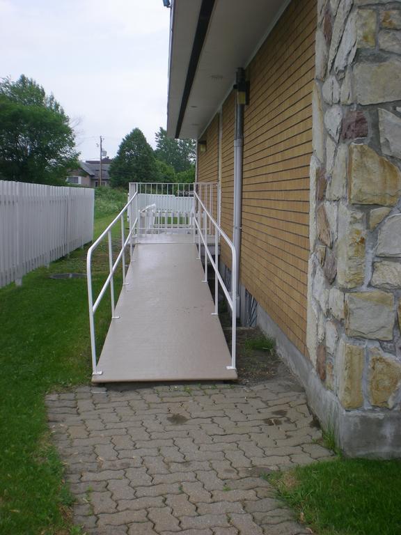 Motel Vaudreuil Exterior foto