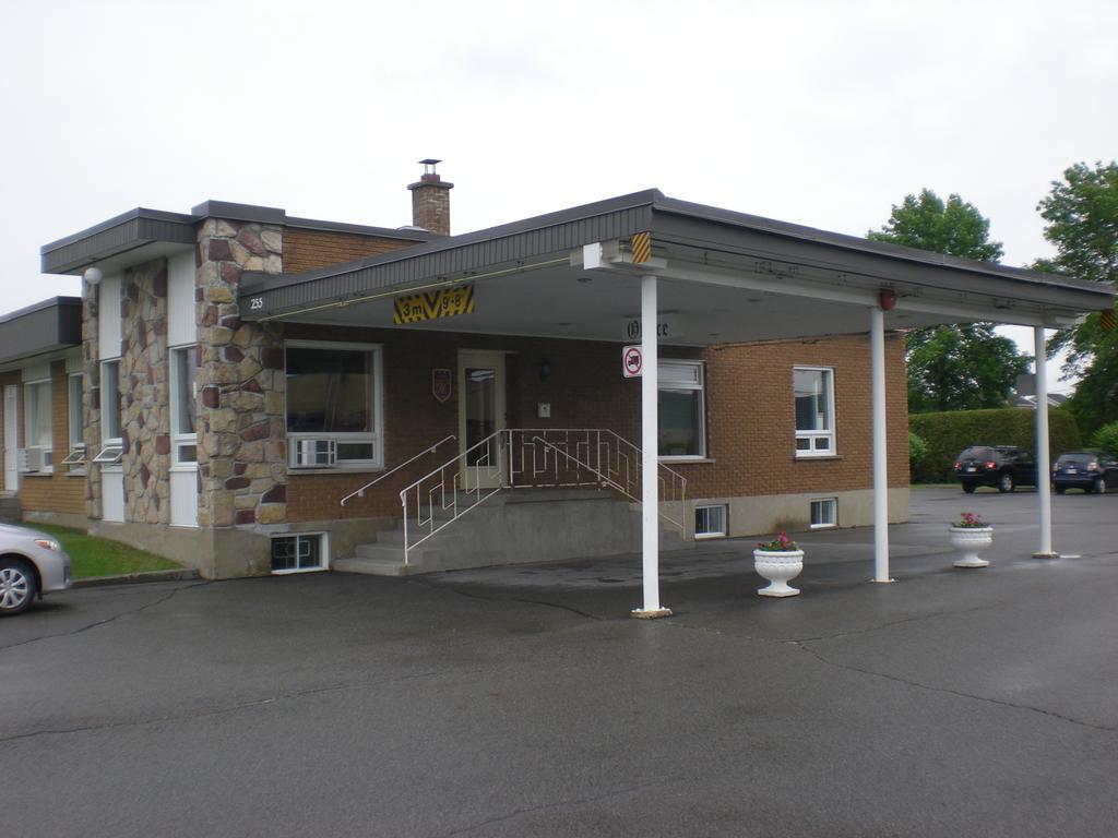 Motel Vaudreuil Exterior foto